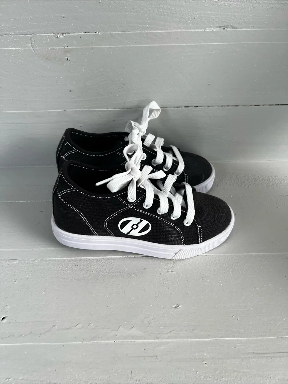 Heelys shoes youth
